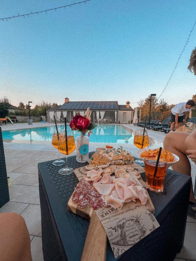 Agriturismo Corte Casello Gazoldo degli Ippoliti エクステリア 写真